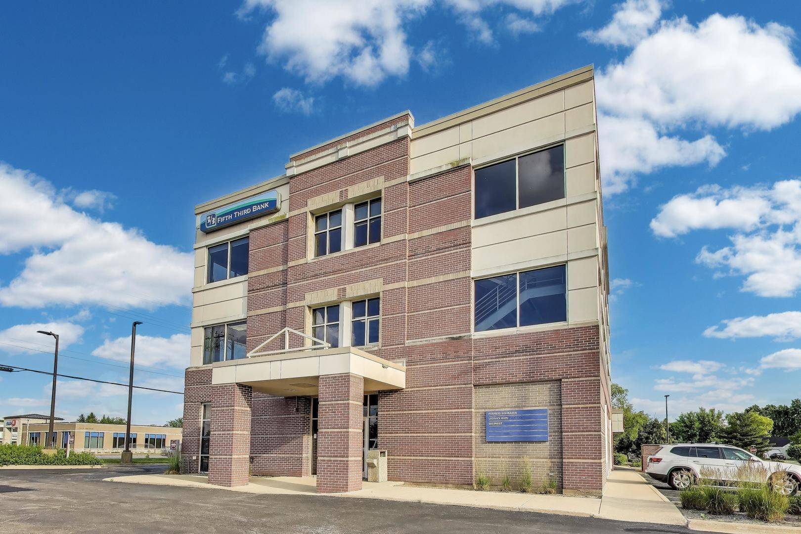 1 E Merchants DR #201, Oswego, IL 60543