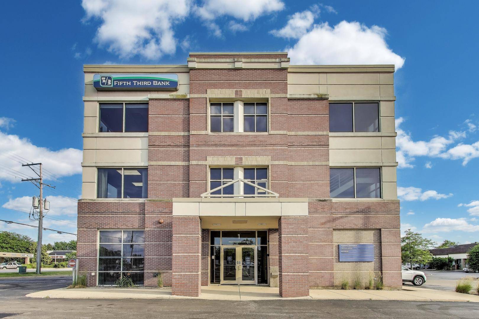 1 E Merchants DR #201, Oswego, IL 60543
