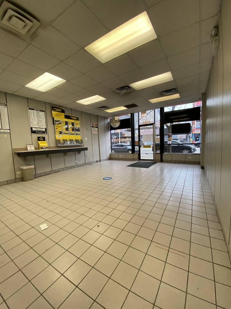2745 W Division ST, Chicago, IL 60622