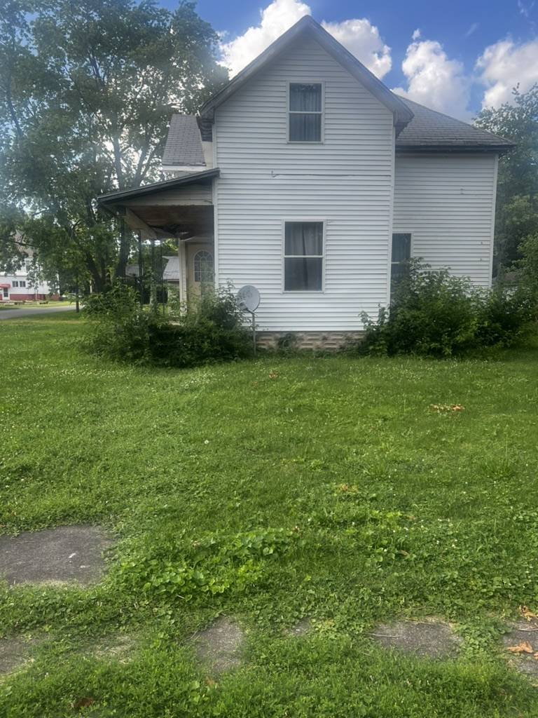 702 E Washington ST, Hoopeston, IL 60942