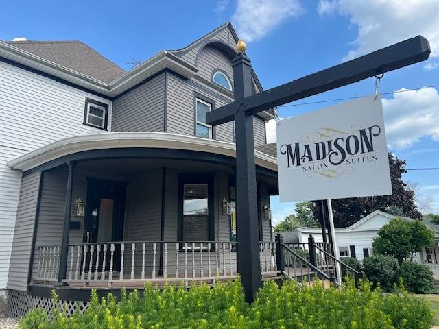 210 N Madison ST, Woodstock, IL 60098