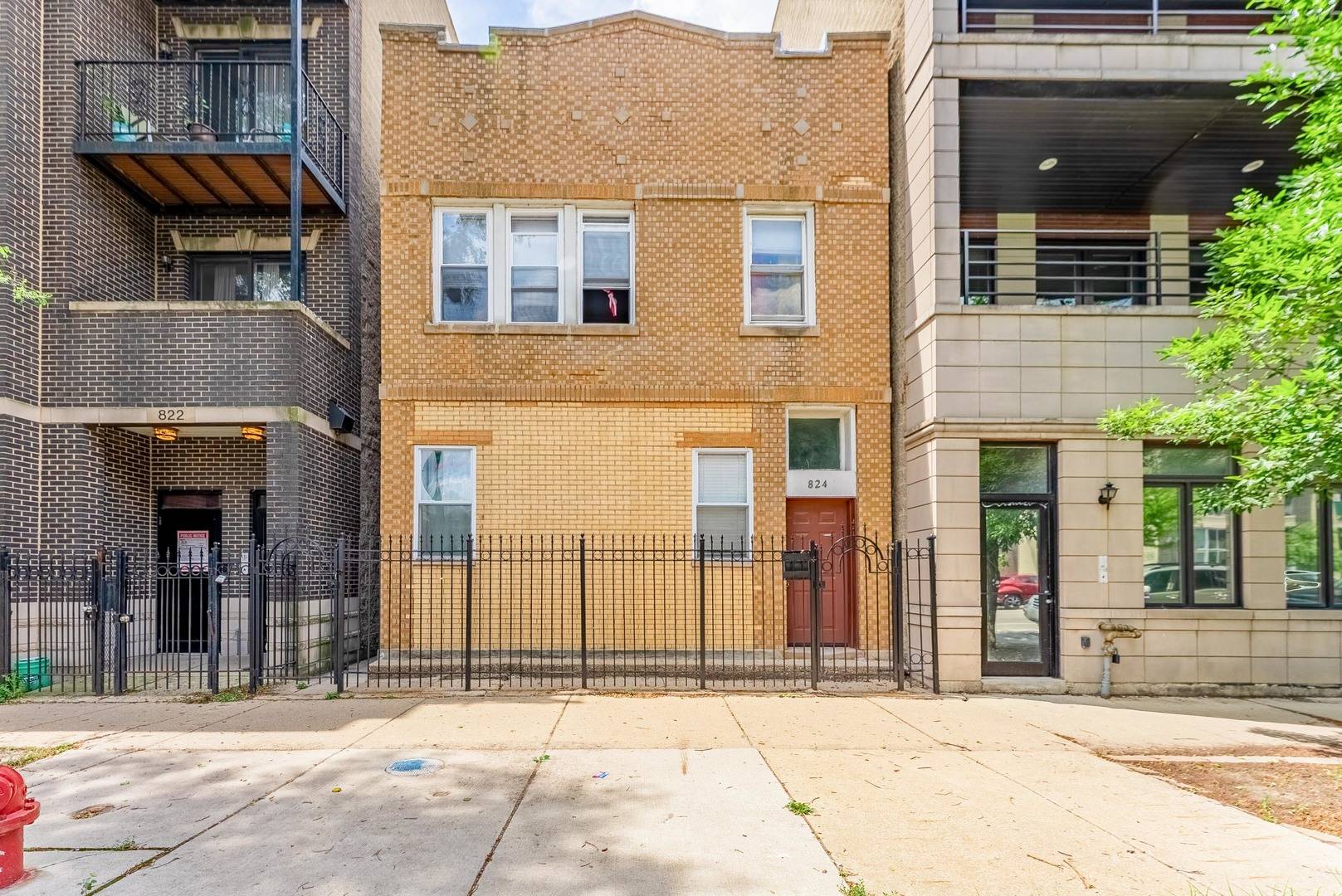 824 N CALIFORNIA AVE, Chicago, IL 60622