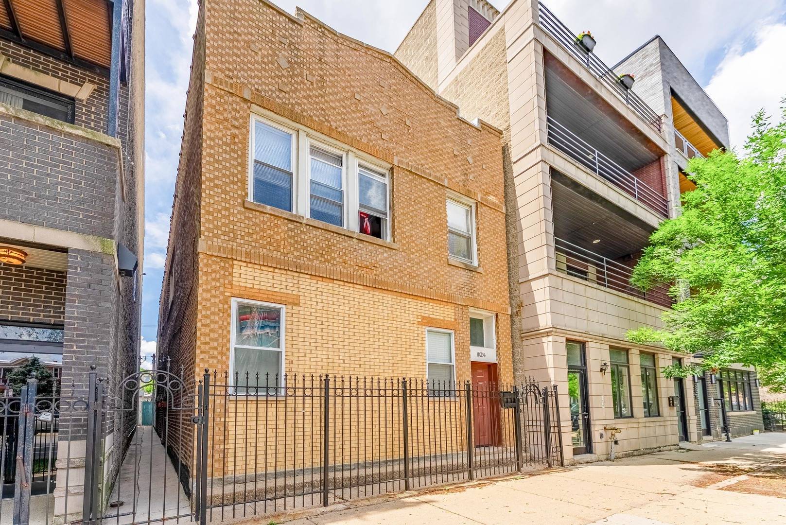 824 N CALIFORNIA AVE, Chicago, IL 60622