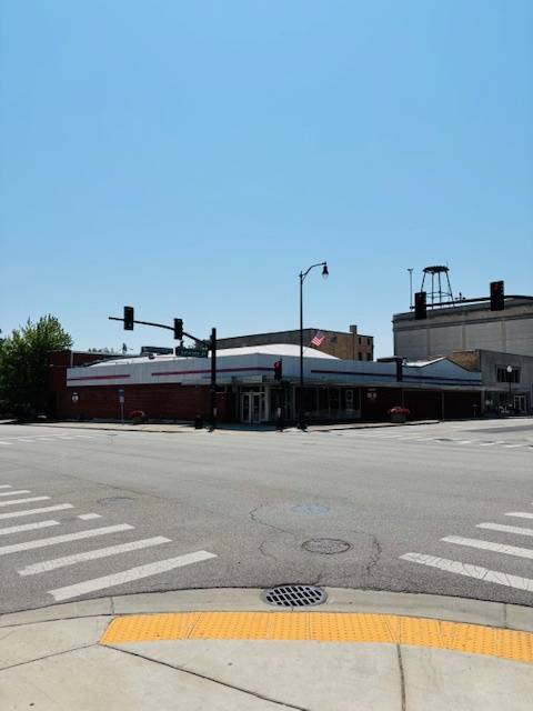 239 N Genesee ST, Waukegan, IL 60085