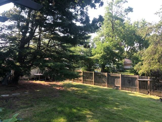 9300 S 83rd AVE, Hickory Hills, IL 60457