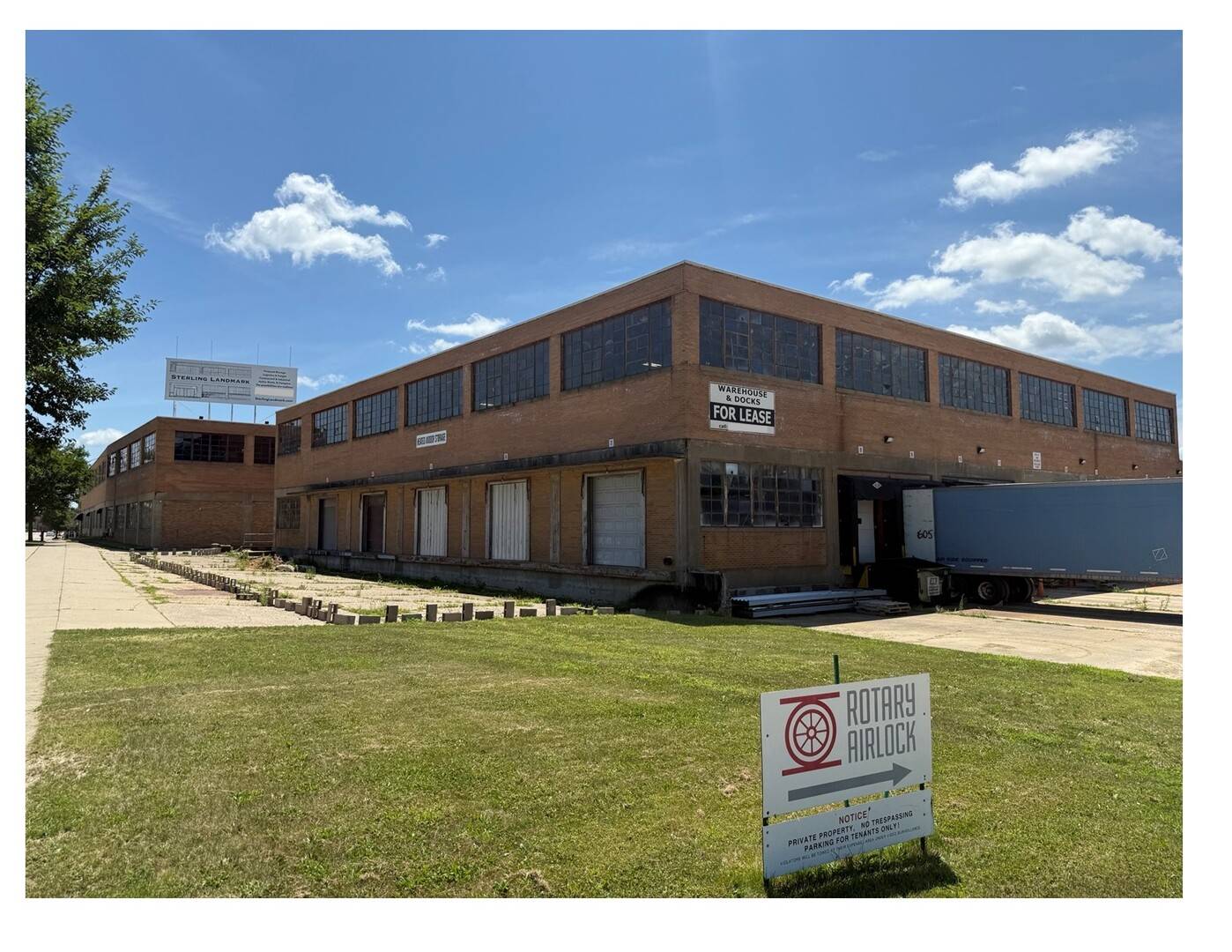 301 W 3rd ST, Sterling, IL 61081