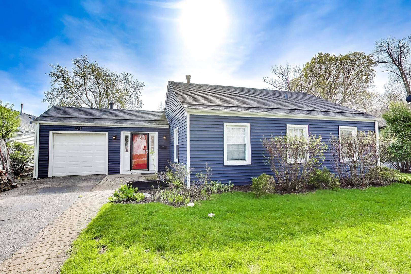 1451 Sycamore LN, Northbrook, IL 60062