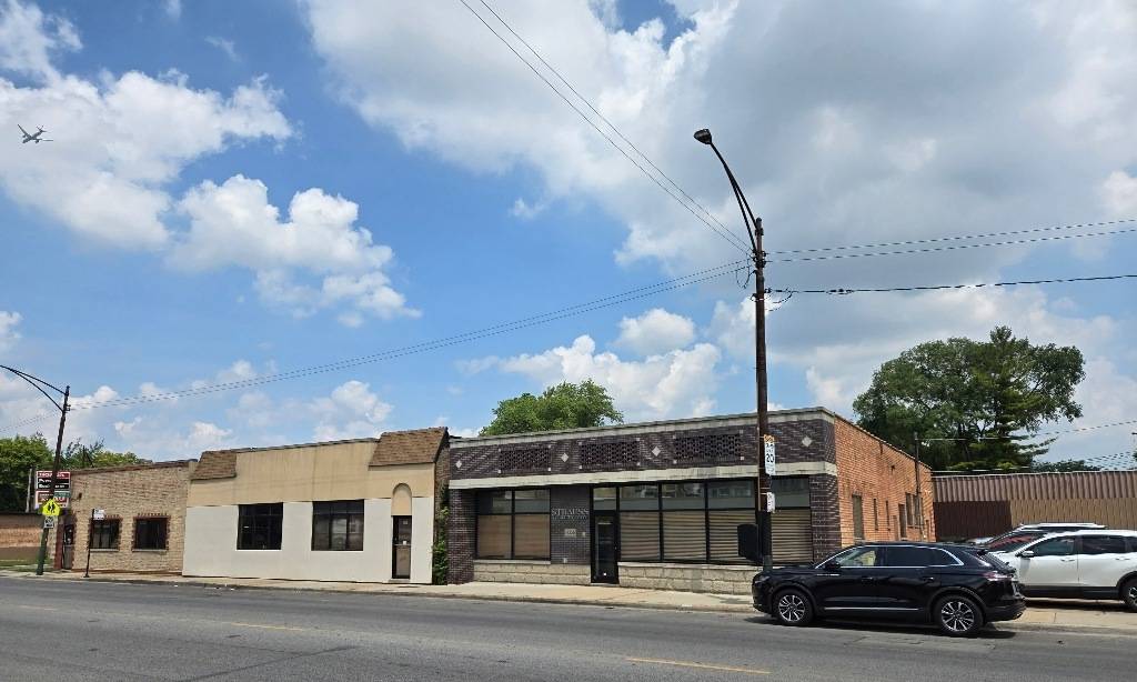 4220-4228 W Montrose AVE, Chicago, IL 60641