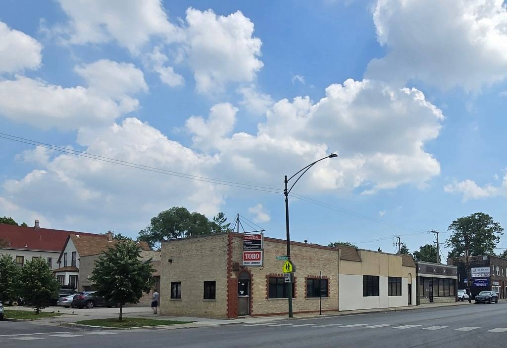4224-4228 W Montrose AVE, Chicago, IL 60641