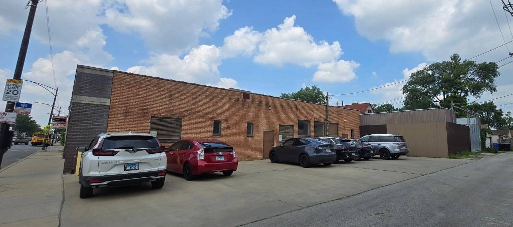 4220 W Montrose AVE, Chicago, IL 60641