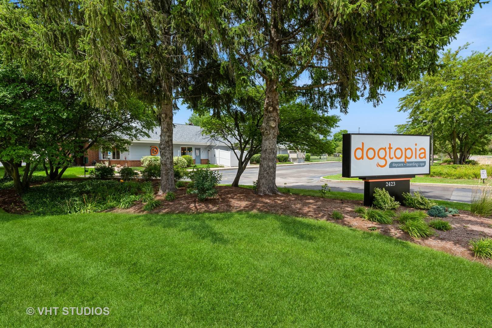 2423 Fargo BLVD, Geneva, IL 60134