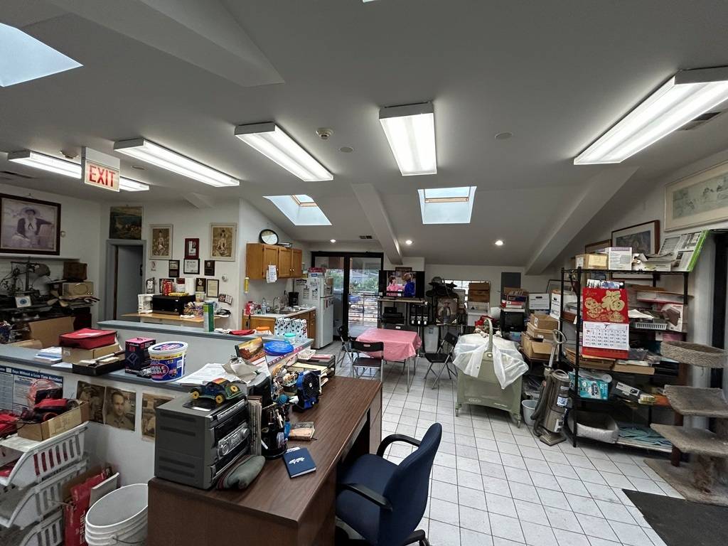 4600 W Armitage AVE, Chicago, IL 60639