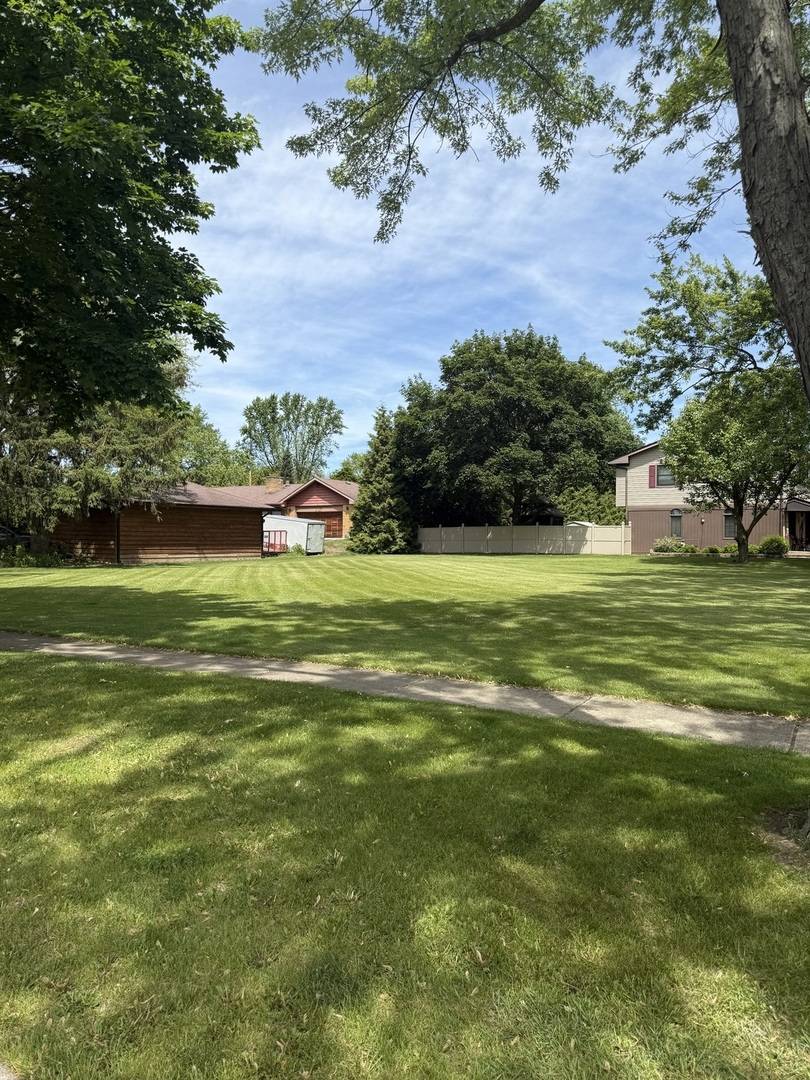 2110 Cherry AVE, Hanover Park, IL 60133