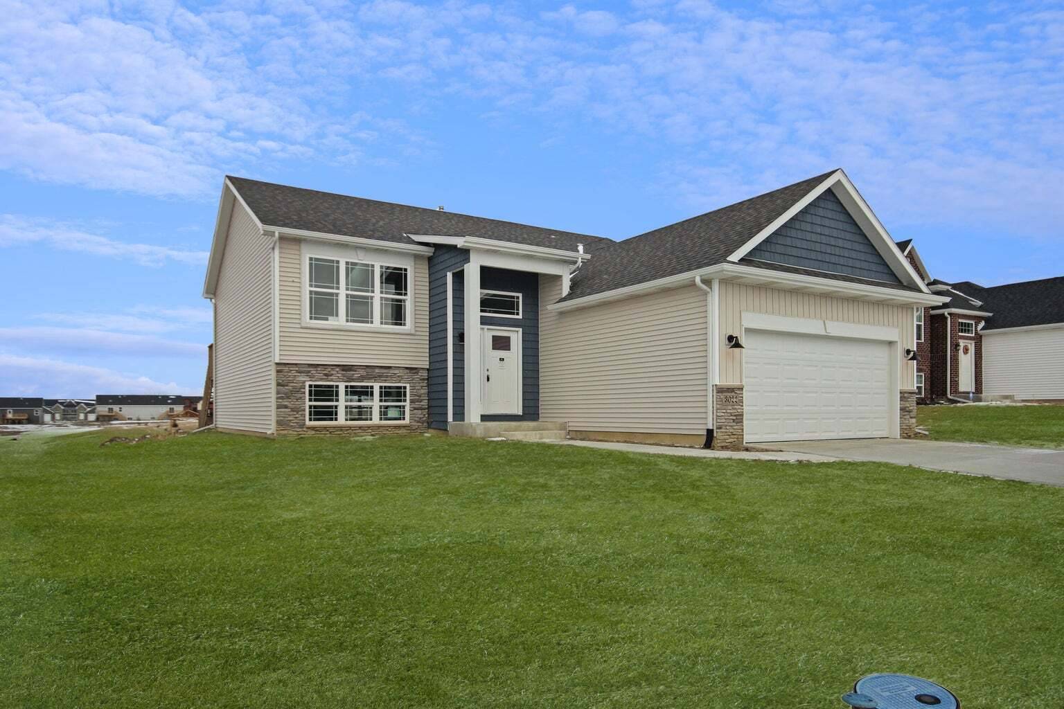 3022 W 84th PL, Merrillville, IN 46410