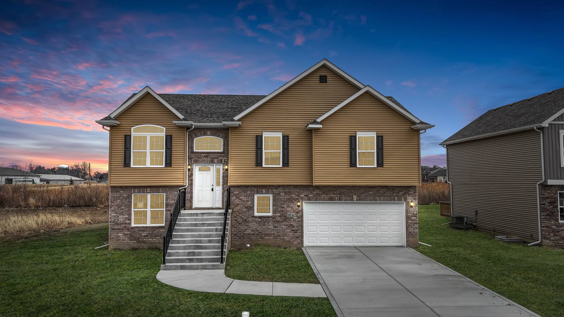 8241 Dylan DR, Merrillville, IN 46410