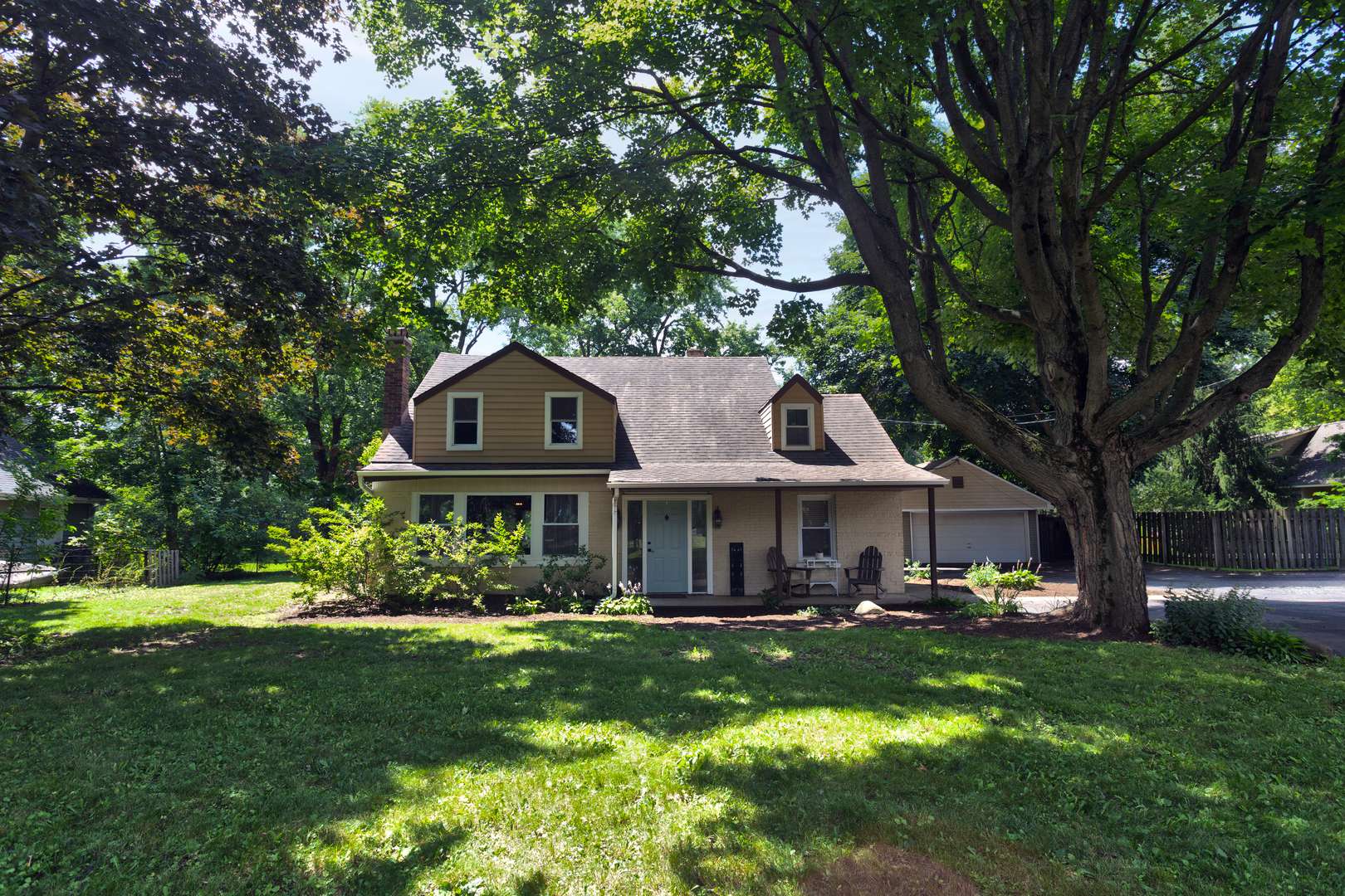 483 E Crystal Lake AVE, Crystal Lake, IL 60014