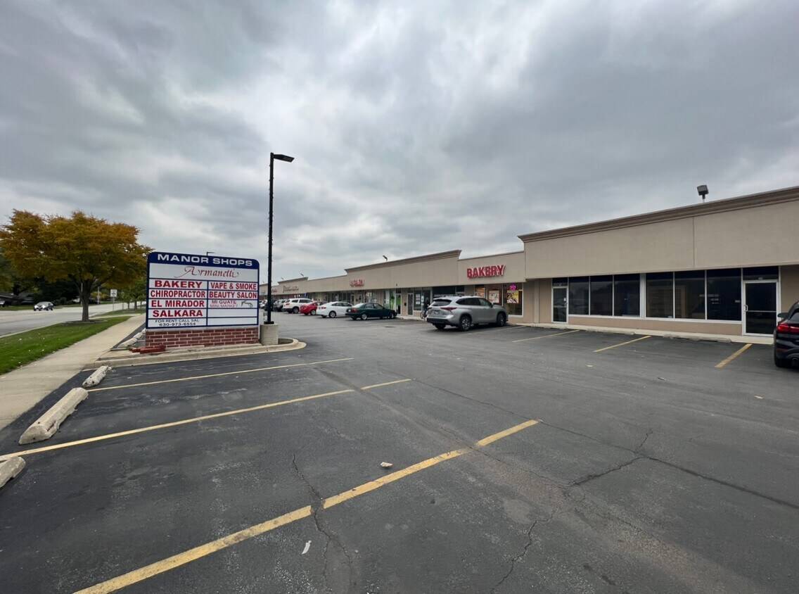 49 E Fullerton AVE, Addison, IL 60101