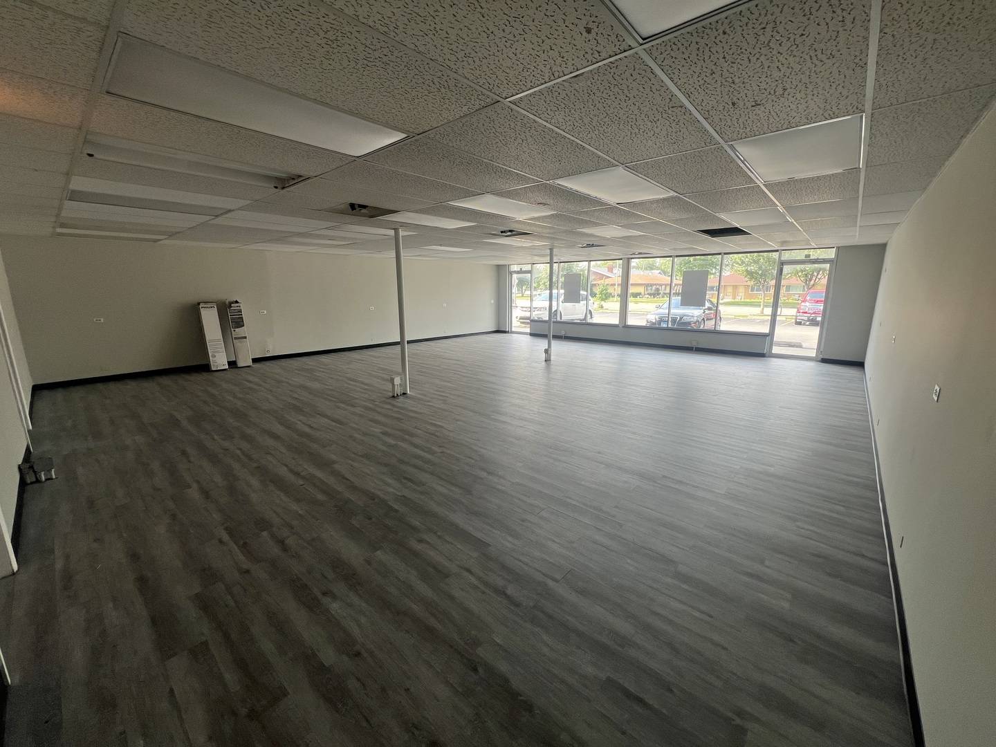 49 E Fullerton AVE, Addison, IL 60101