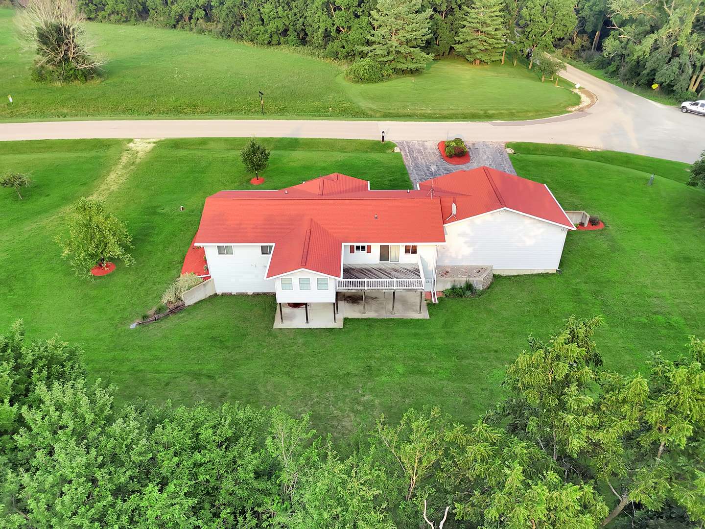 24-134 Hidden Ranch DR, Lanark, IL 61046