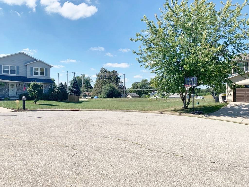 1707 Setter ST, Normal, IL 61761