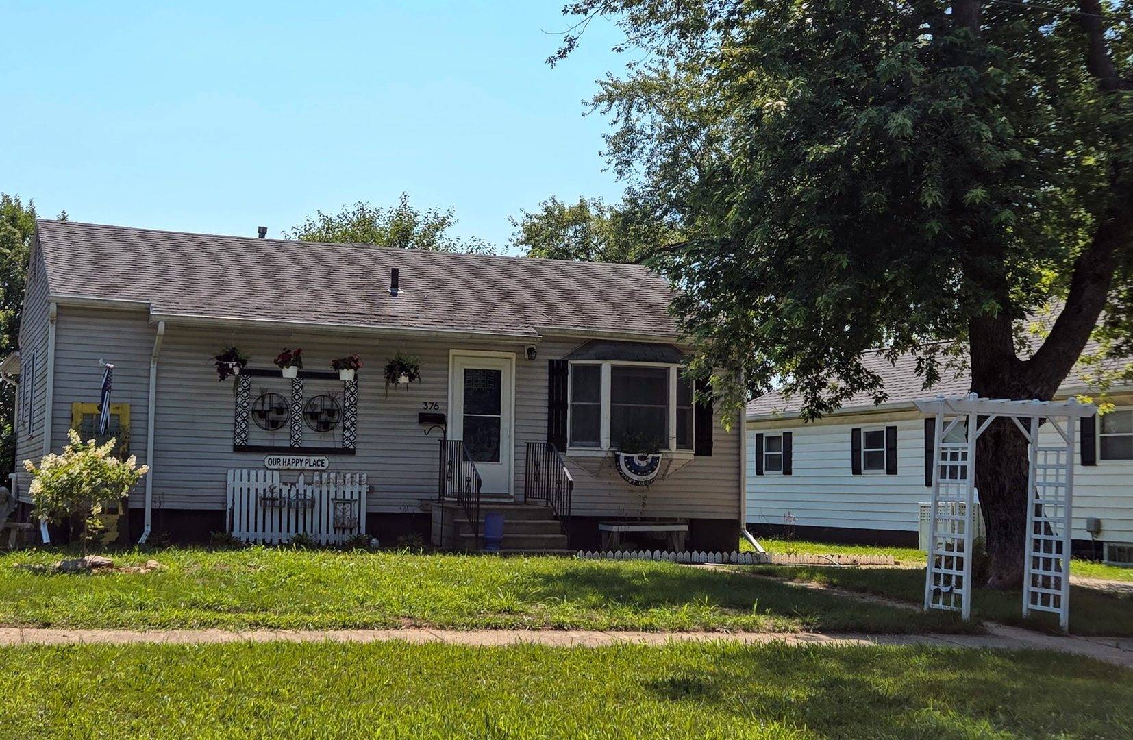 376 S Oak ST, Manteno, IL 60950