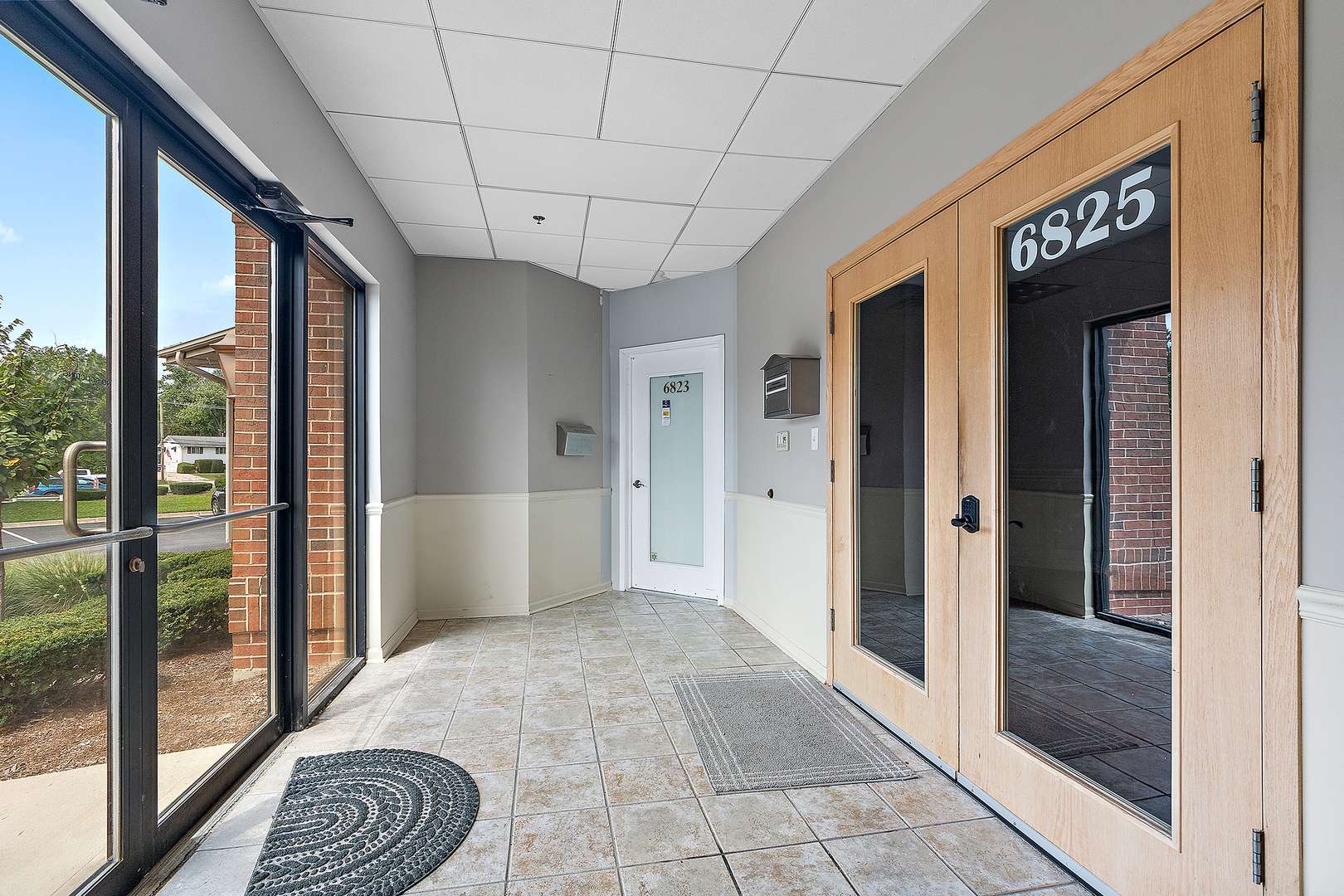 6825 Kingery HWY, Willowbrook, IL 60527