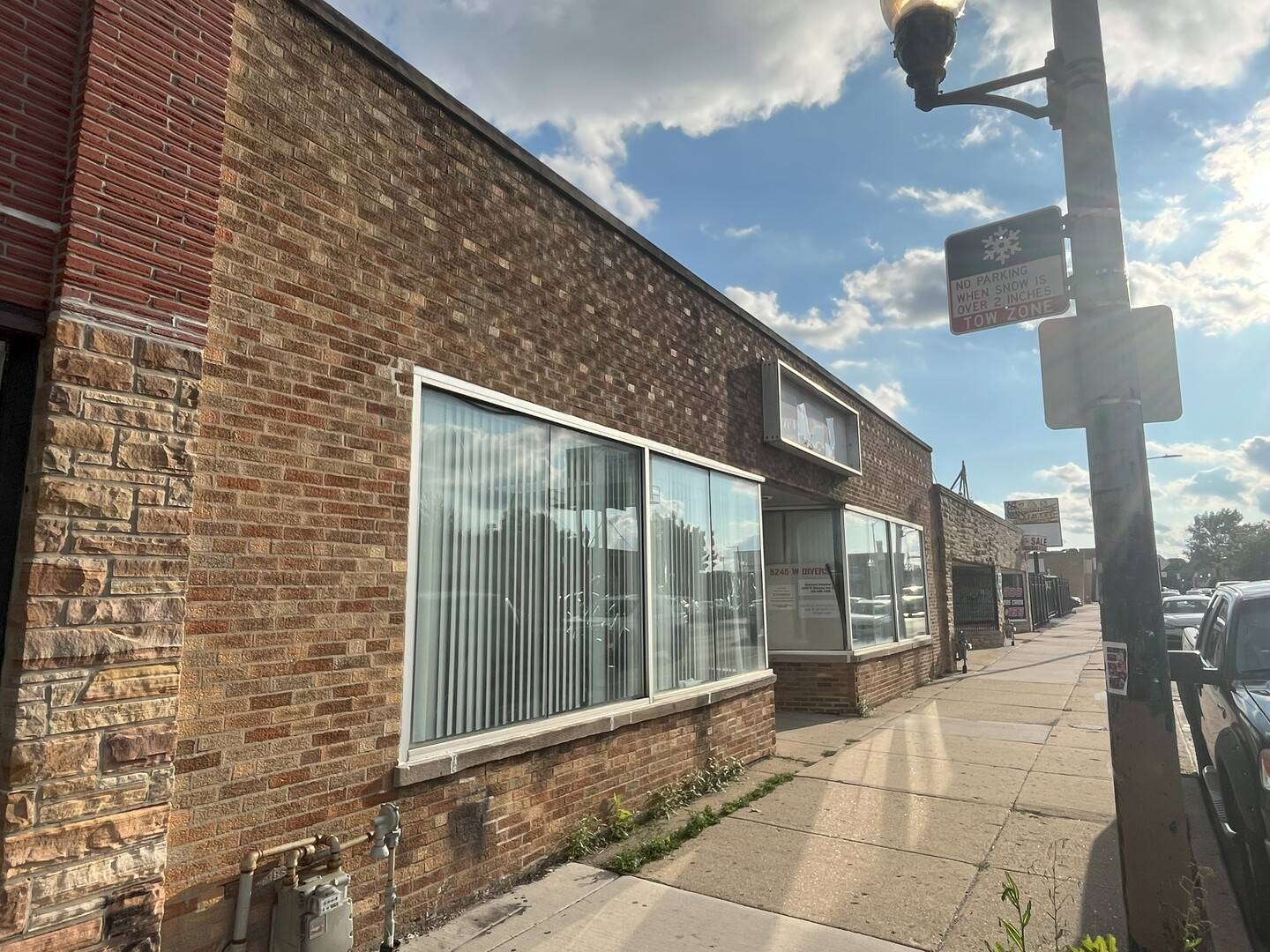 5245 W Diversey AVE, Chicago, IL 60639
