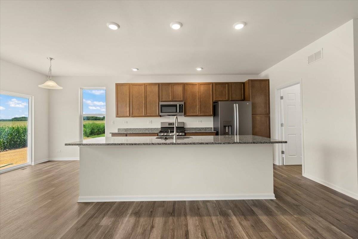 202 Cress Creek TRL, Poplar Grove, IL 61065