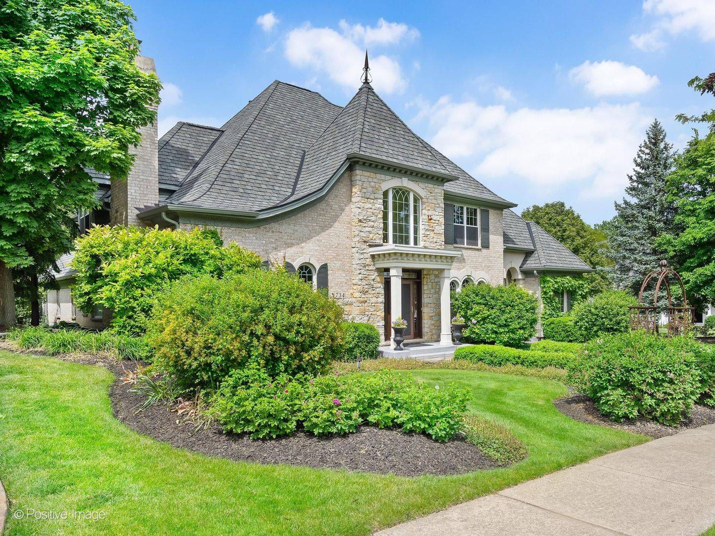 734 Highview AVE, Glen Ellyn, IL 60137
