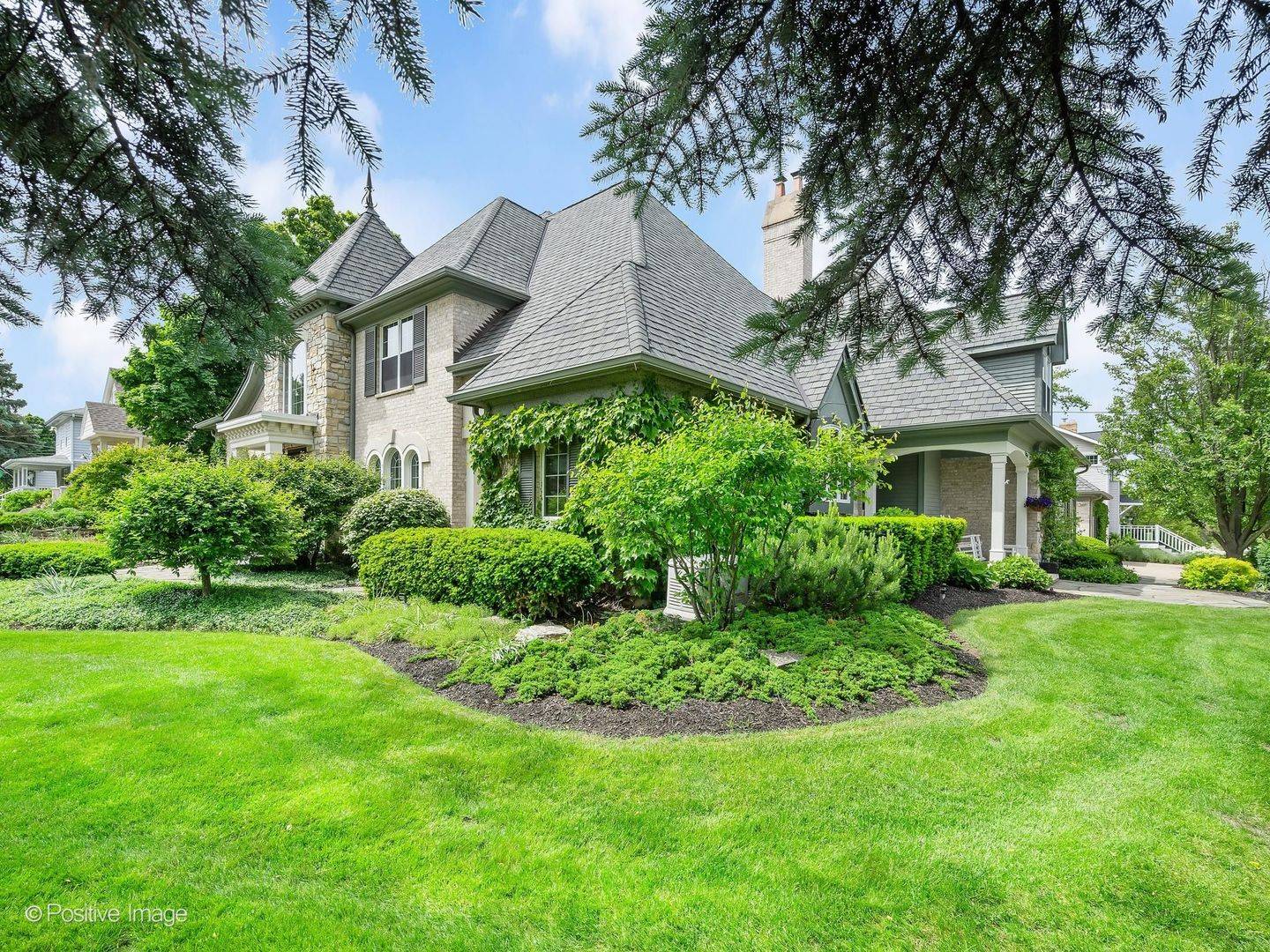 734 Highview AVE, Glen Ellyn, IL 60137