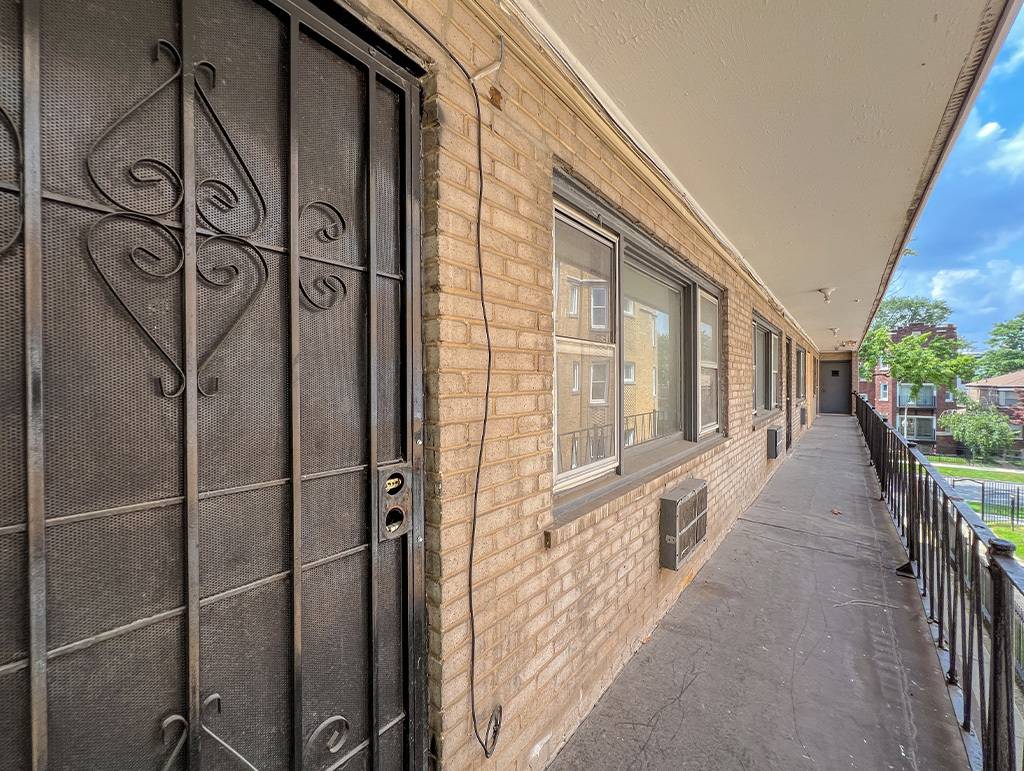 7727 S Colfax AVE, Chicago, IL 60649