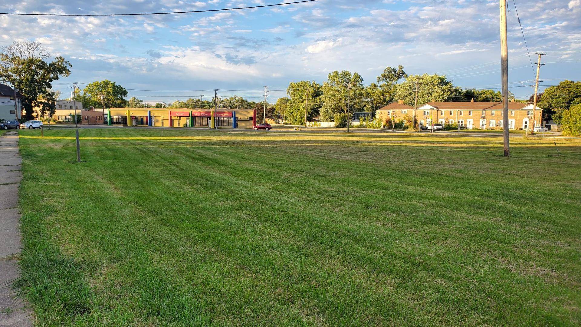 1213 Grand AVE, Waukegan, IL 60085