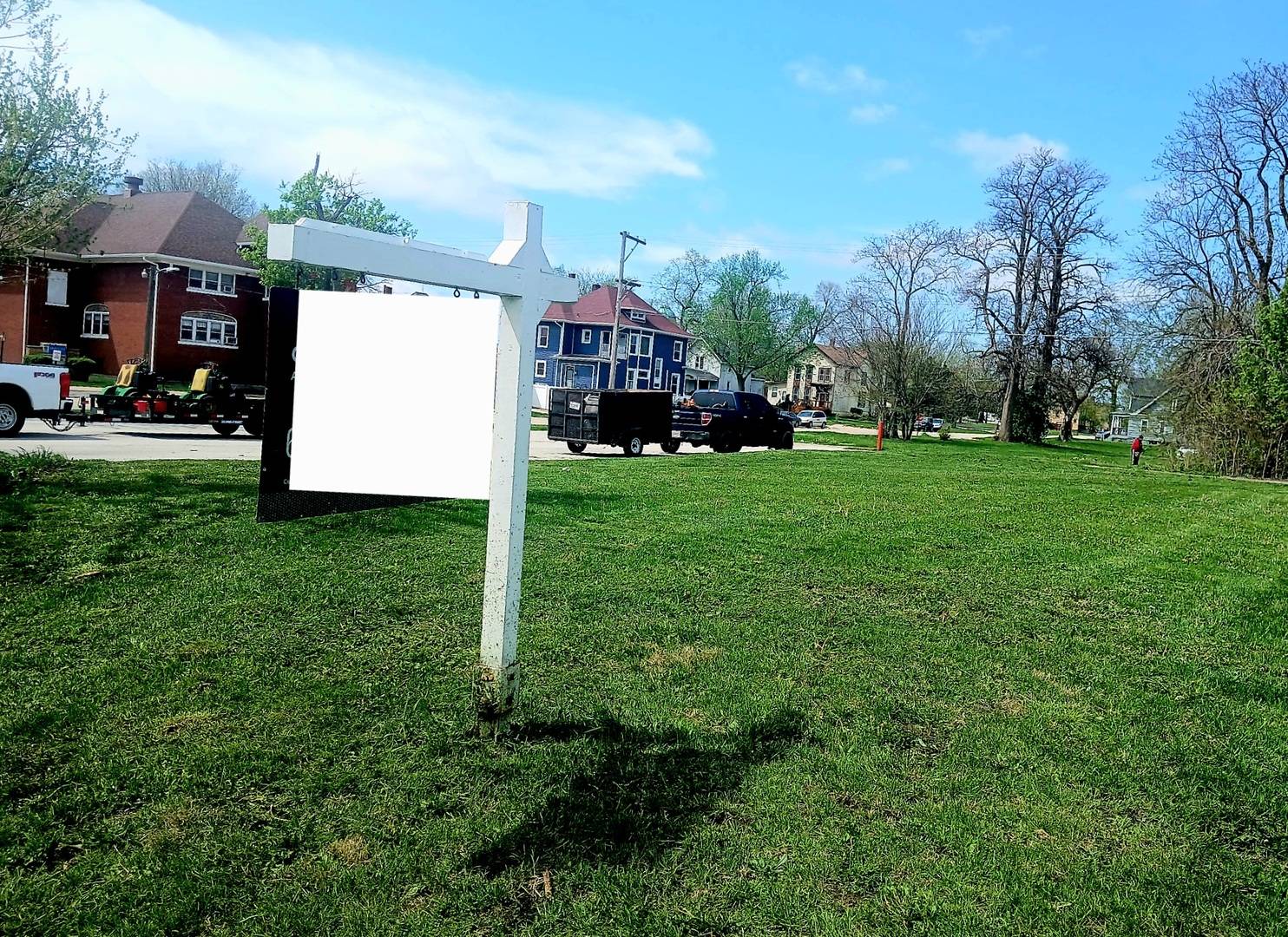 215 N Rosewood AVE, Kankakee, IL 60901