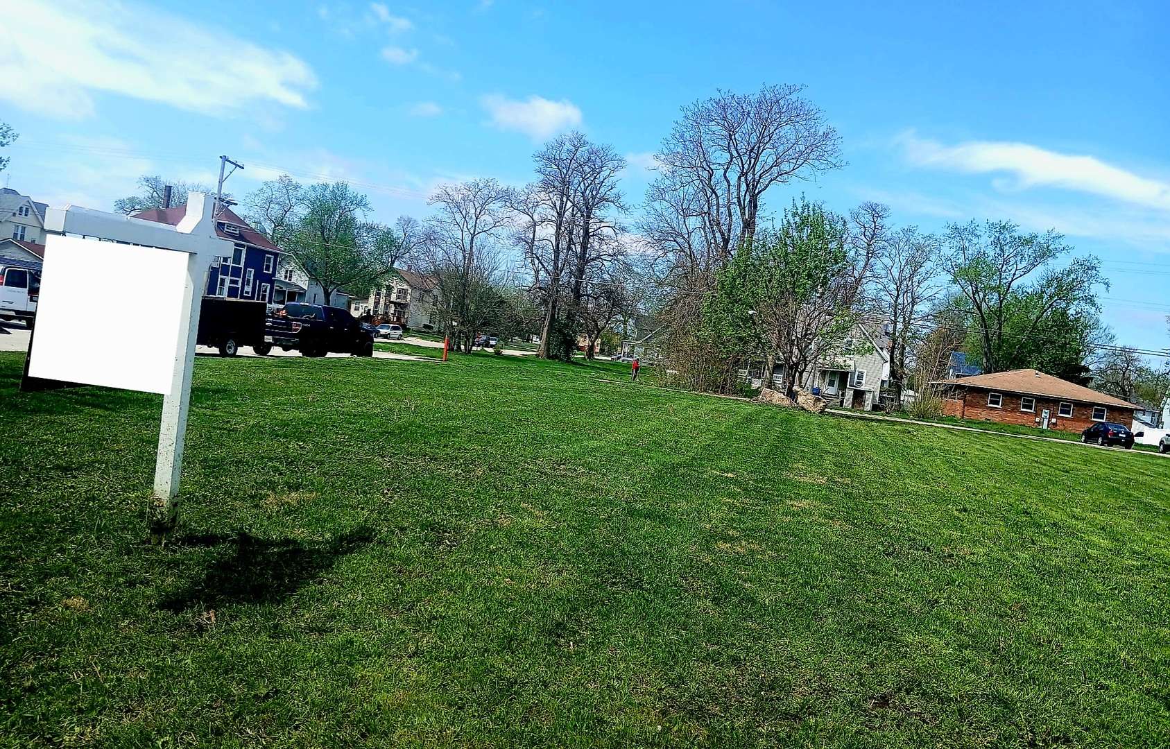 215 N Rosewood AVE, Kankakee, IL 60901