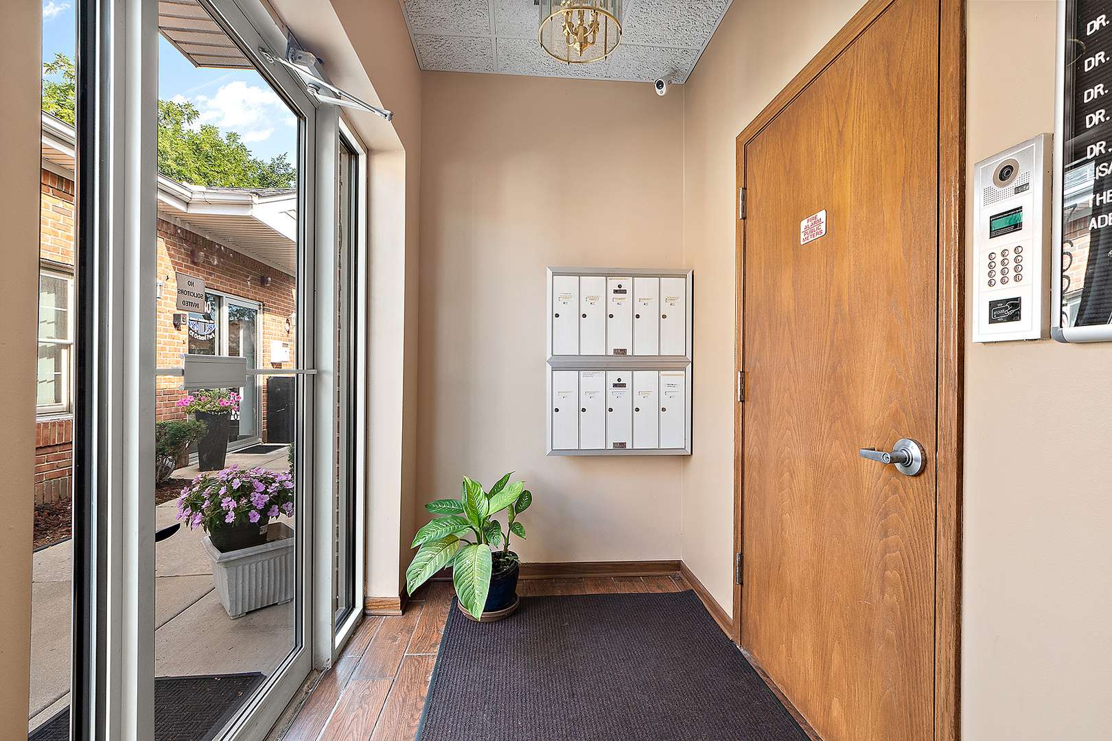 7620 W 159th ST, Orland Park, IL 60462