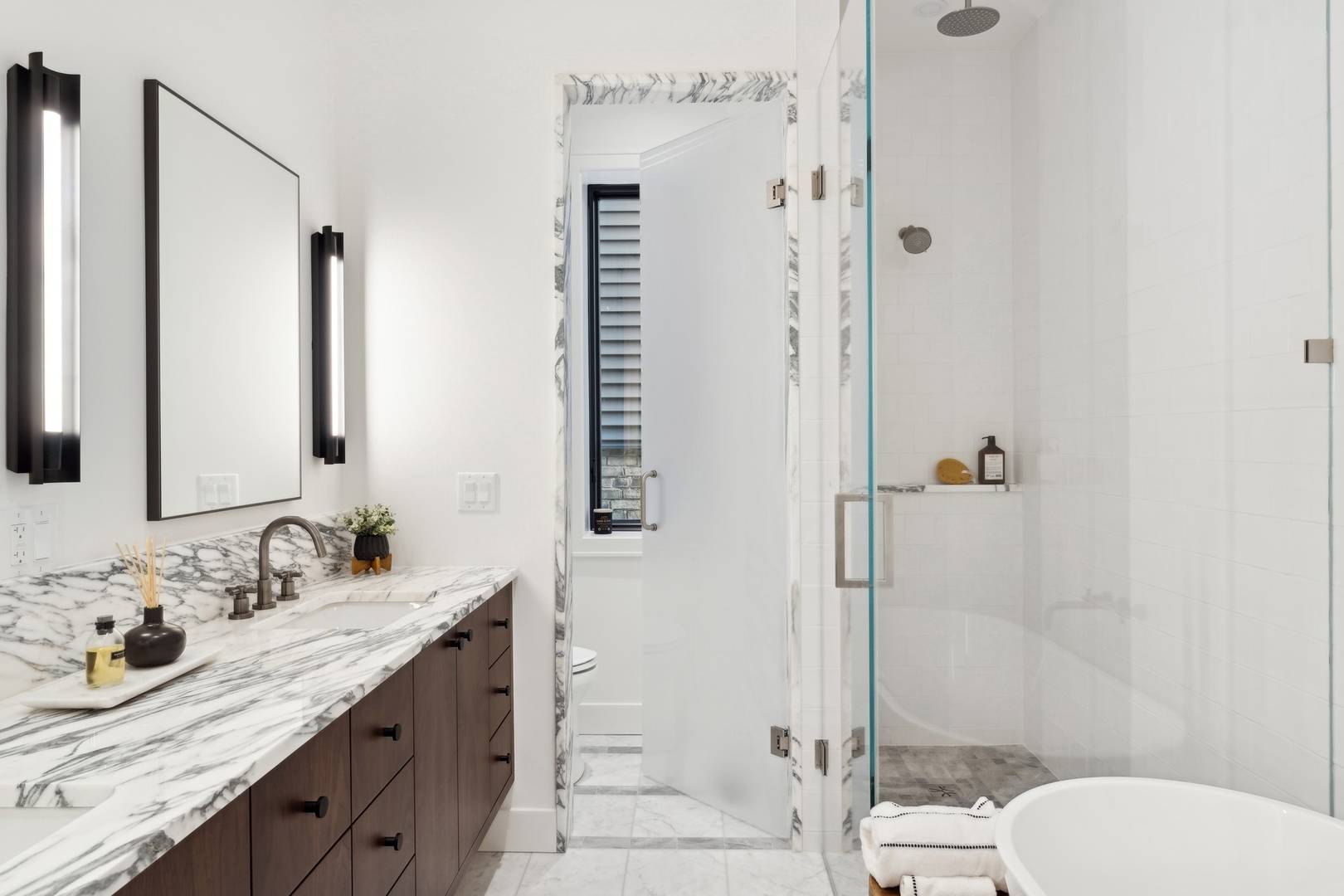 2237 W Roscoe ST #2W, Chicago, IL 60618
