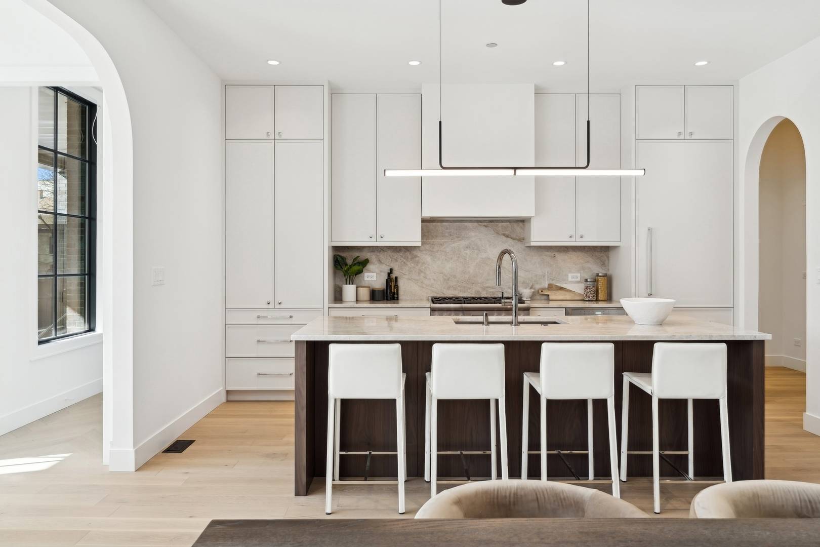 2237 W Roscoe ST #2W, Chicago, IL 60618