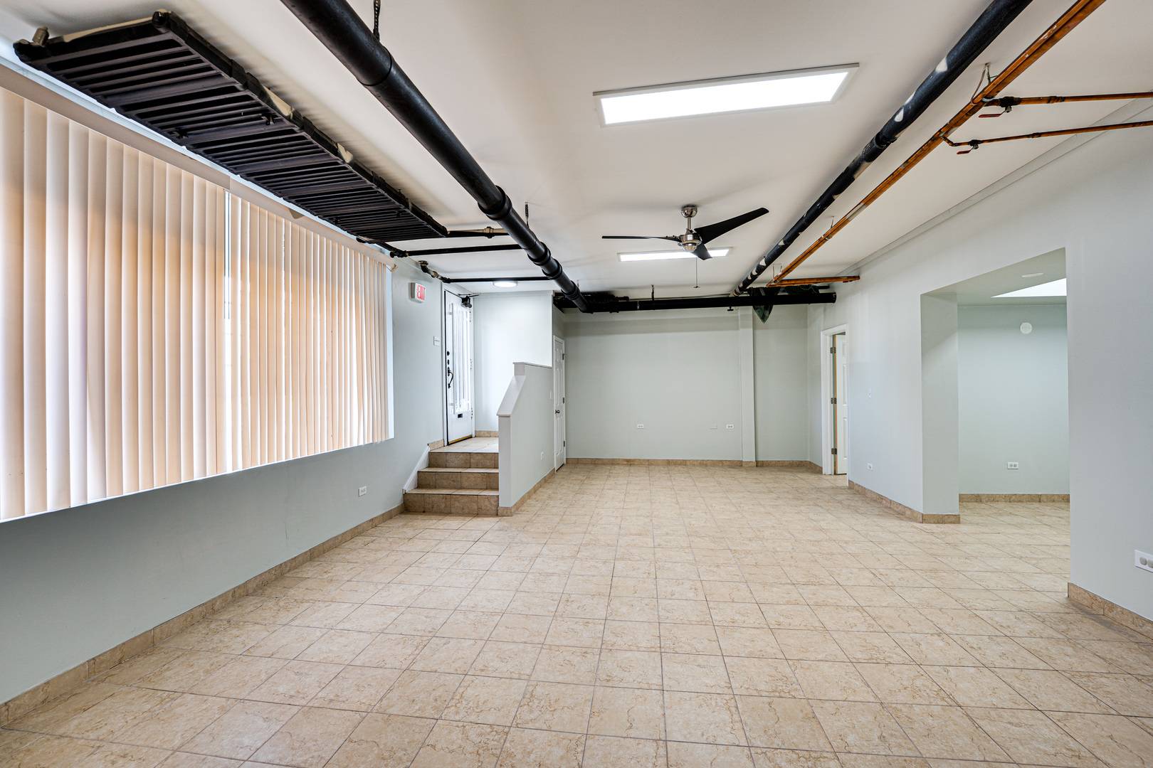 2415 W Pratt BLVD #C1, Chicago, IL 60645