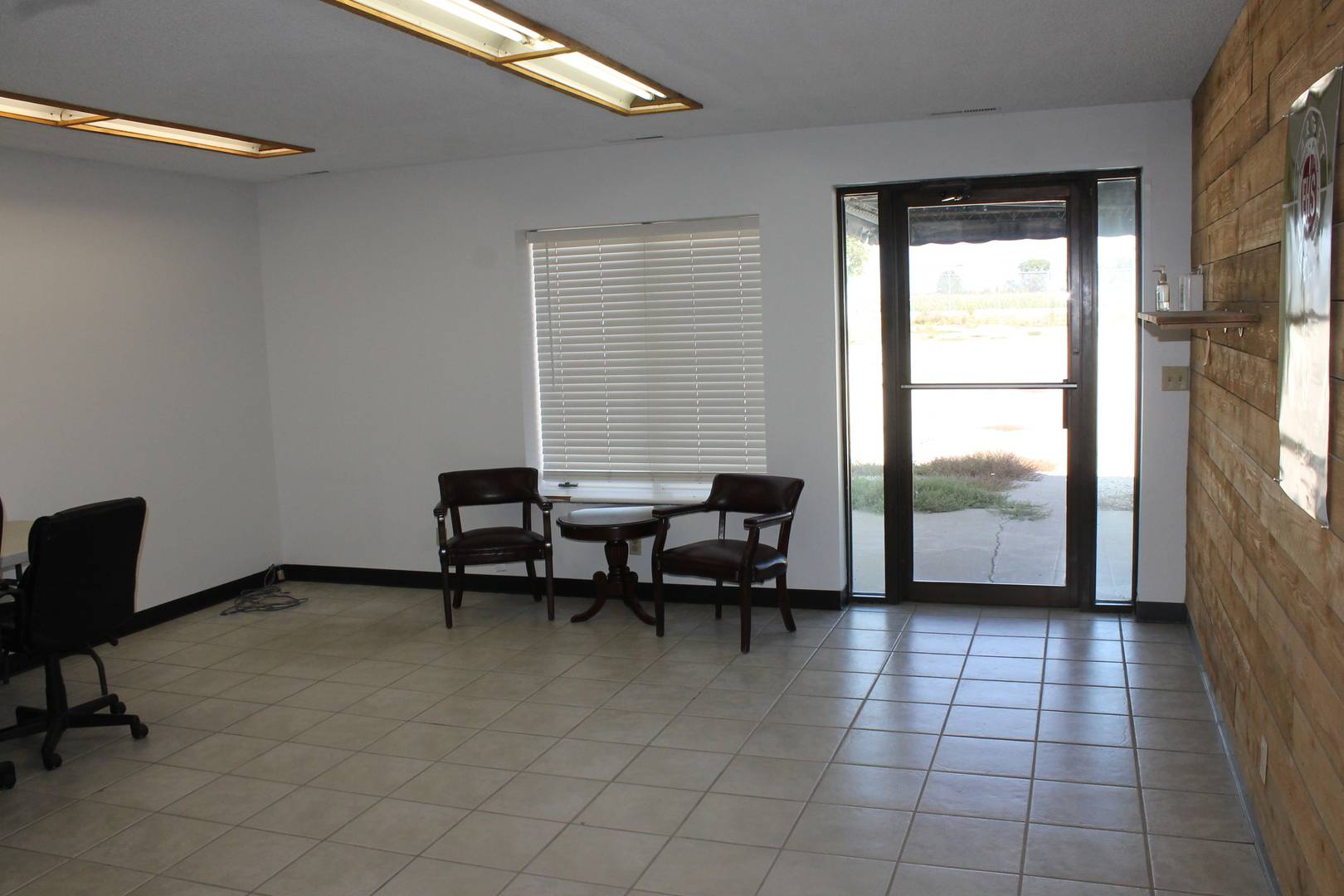 320 W Lincoln HWY, Cortland, IL 60112