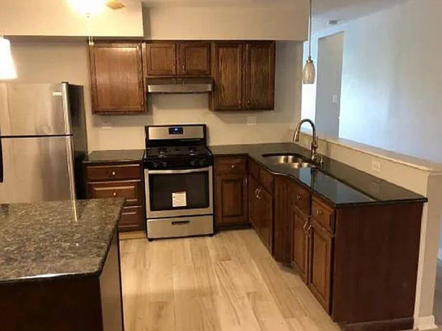 5631 Colgate LN, Matteson, IL 60443