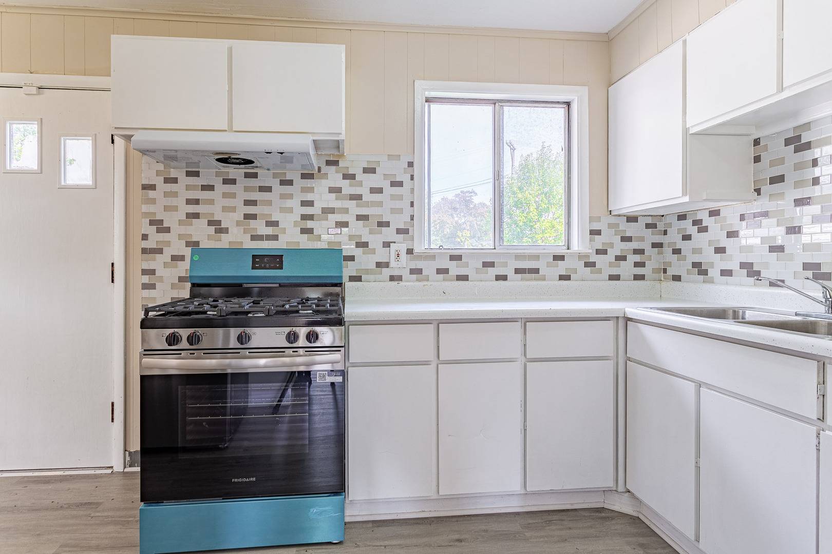 120 GROW LN, Streamwood, IL 60107