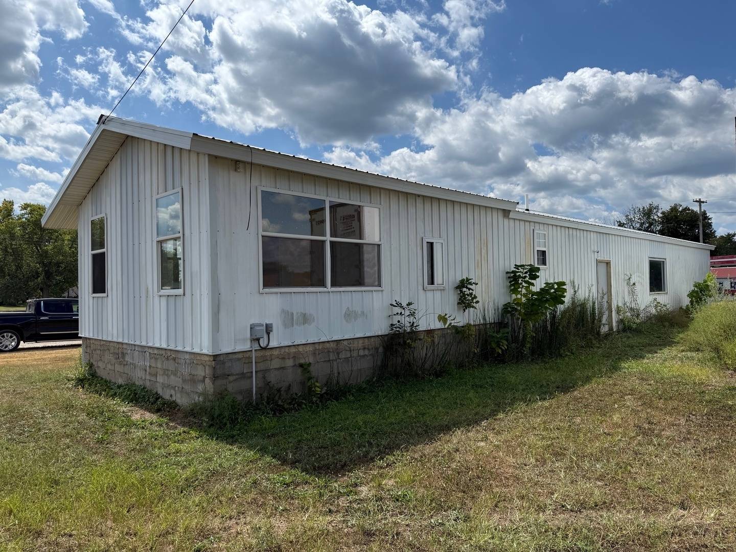 18 Broadway ST, Herrick, IL 62431