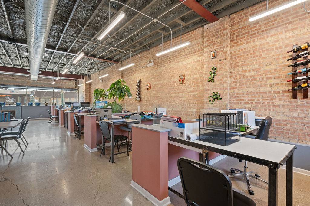 5940 W Montrose AVE, Chicago, IL 60634