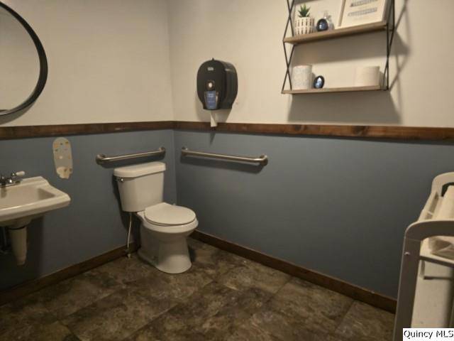 120 E 5th ST, Bowen, IL 62316