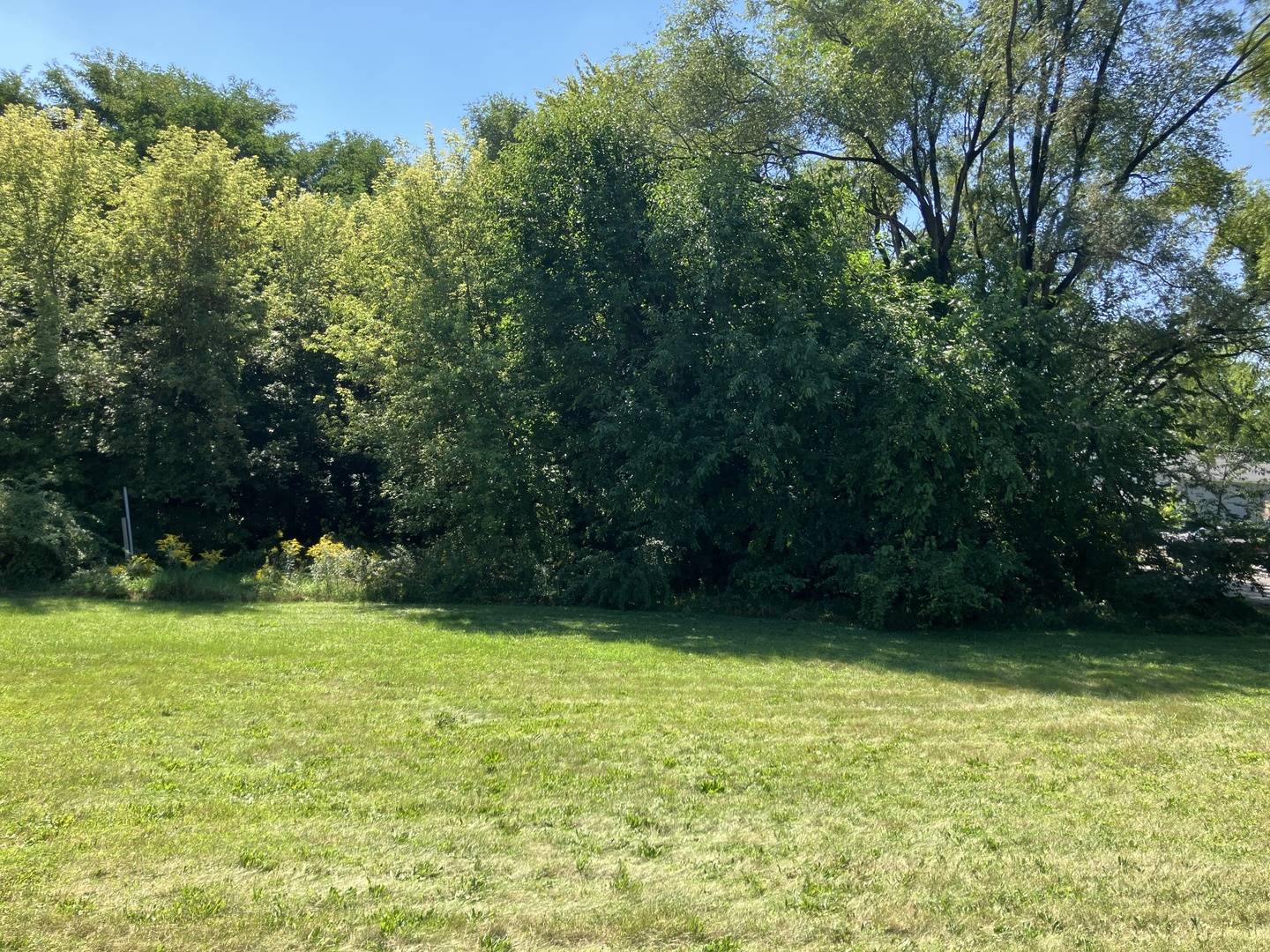 24W459 Lawrence AVE, Roselle, IL 60172