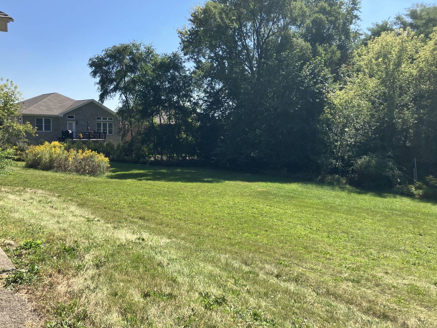 24W459 Lawrence AVE, Roselle, IL 60172
