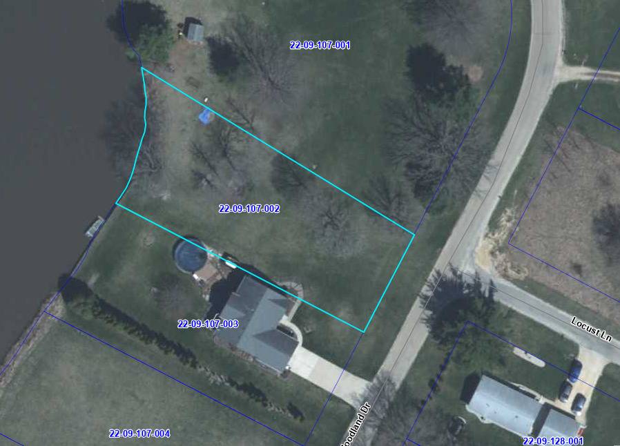 701 Woodland DR, Dixon, IL 61021
