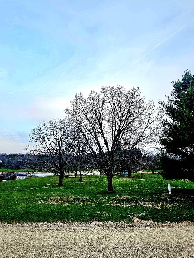 701 Woodland DR, Dixon, IL 61021