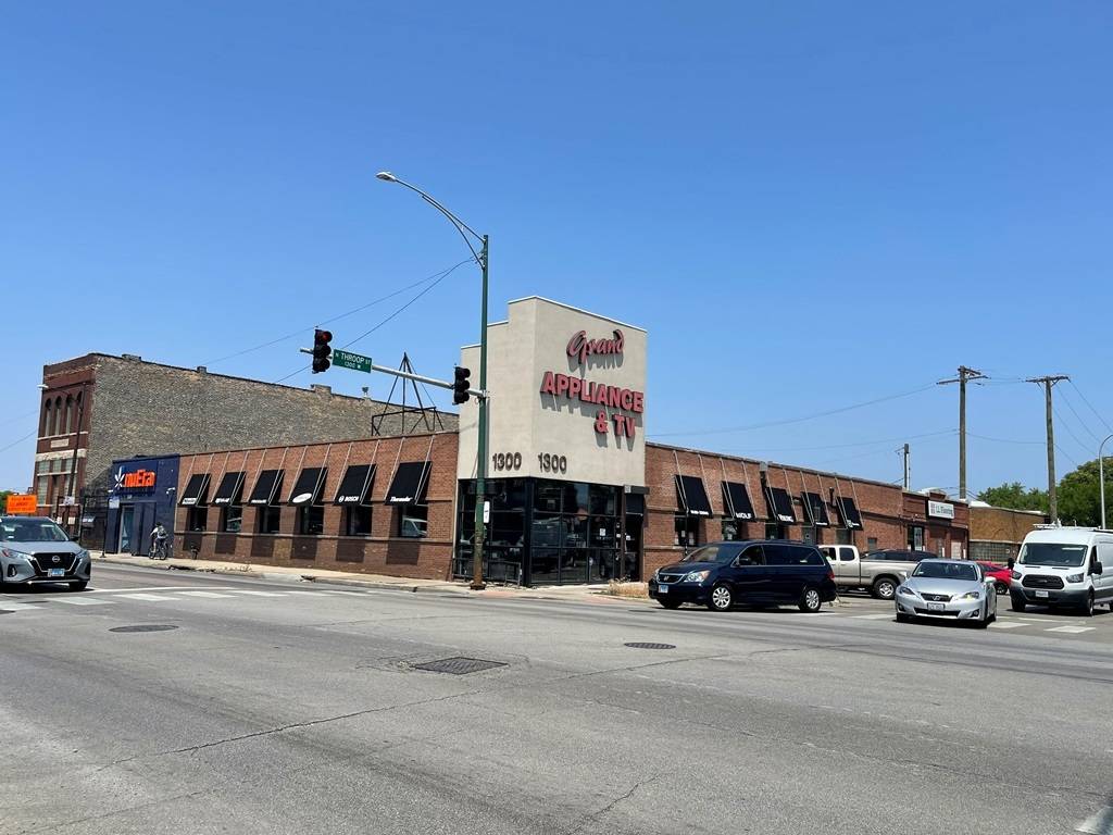 1300 W North AVE, Chicago, IL 60642
