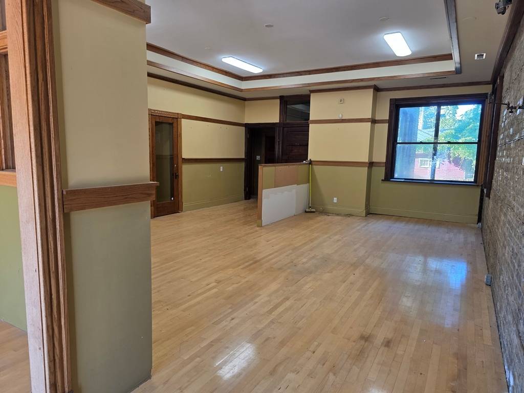 1319 Emerson ST, Evanston, IL 60201